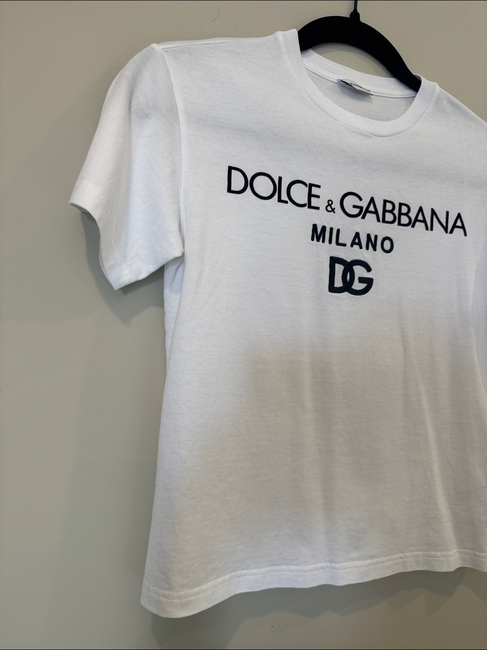 Boys Dolce & Gabbana White T-Shirt with Black Milano DG Logo - Picture 3 of 7
